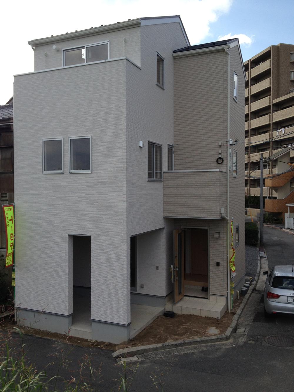 Local appearance photo. Corner lot