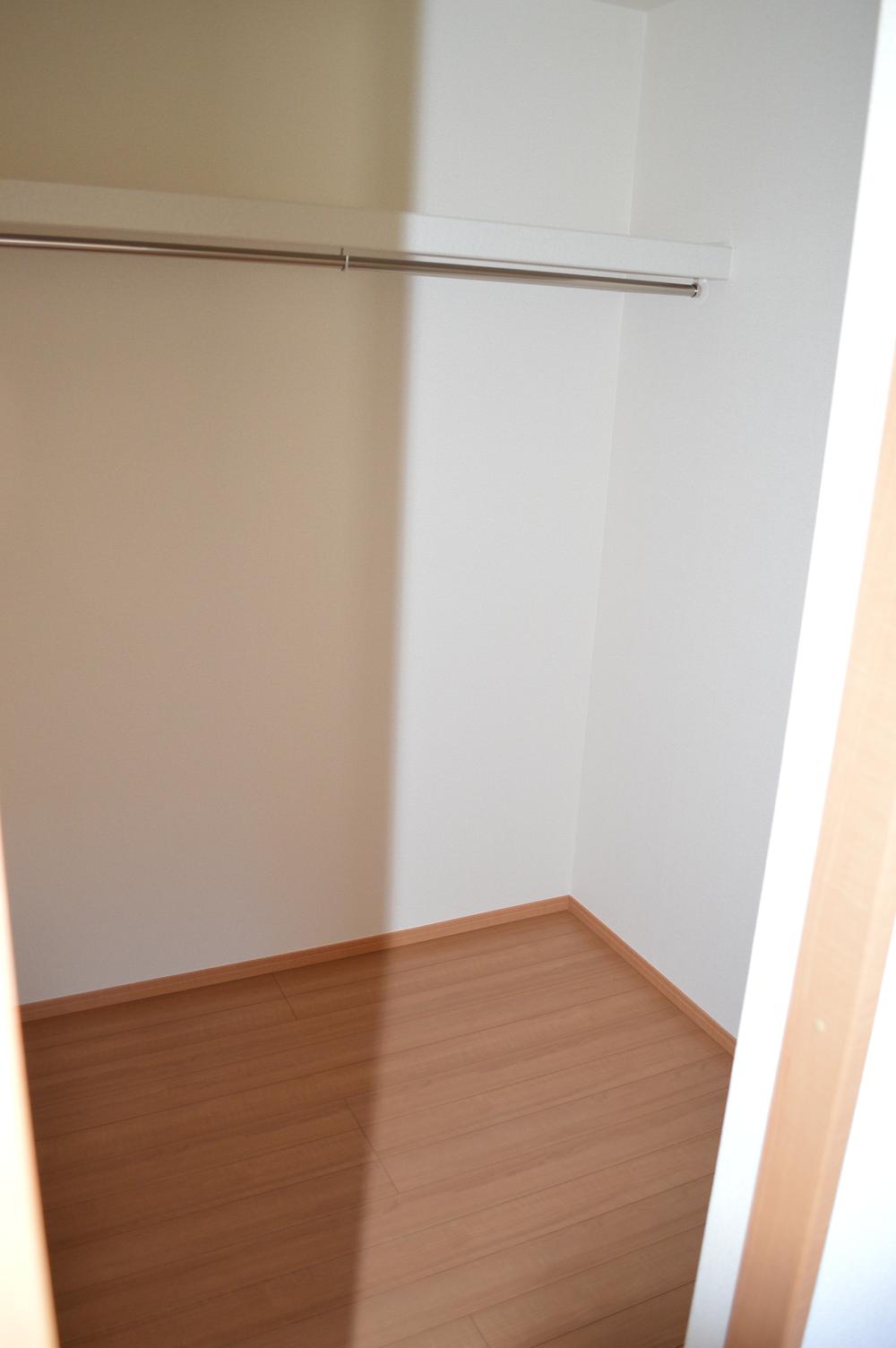 Receipt. Capacity plenty of walk-in closet