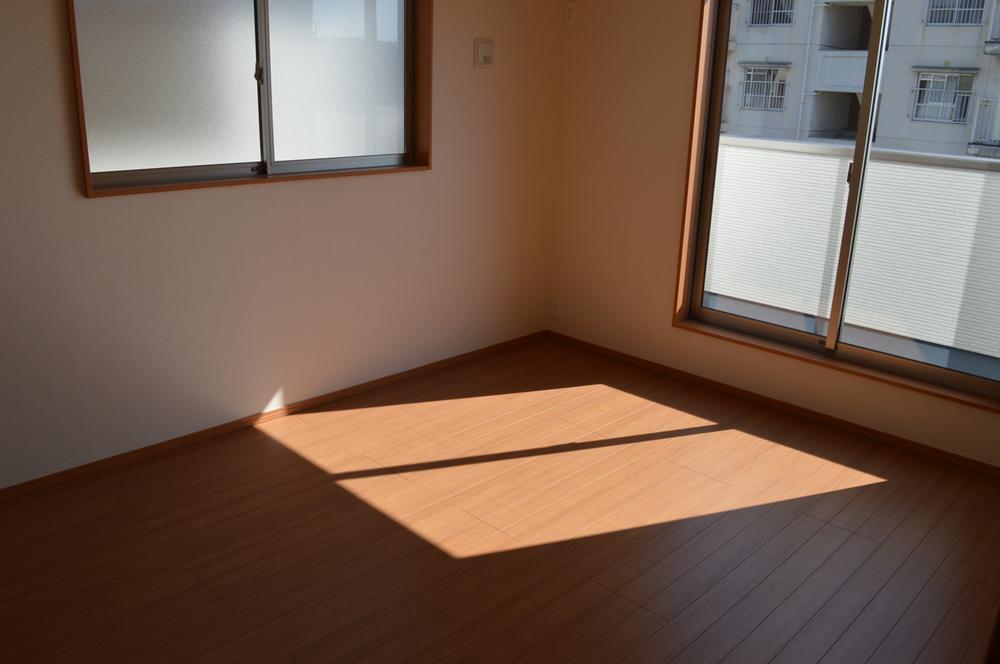 Non-living room. Indoor (10 May 2013) Shooting