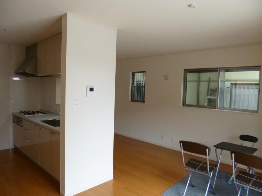 Living. (November 2013) Shooting