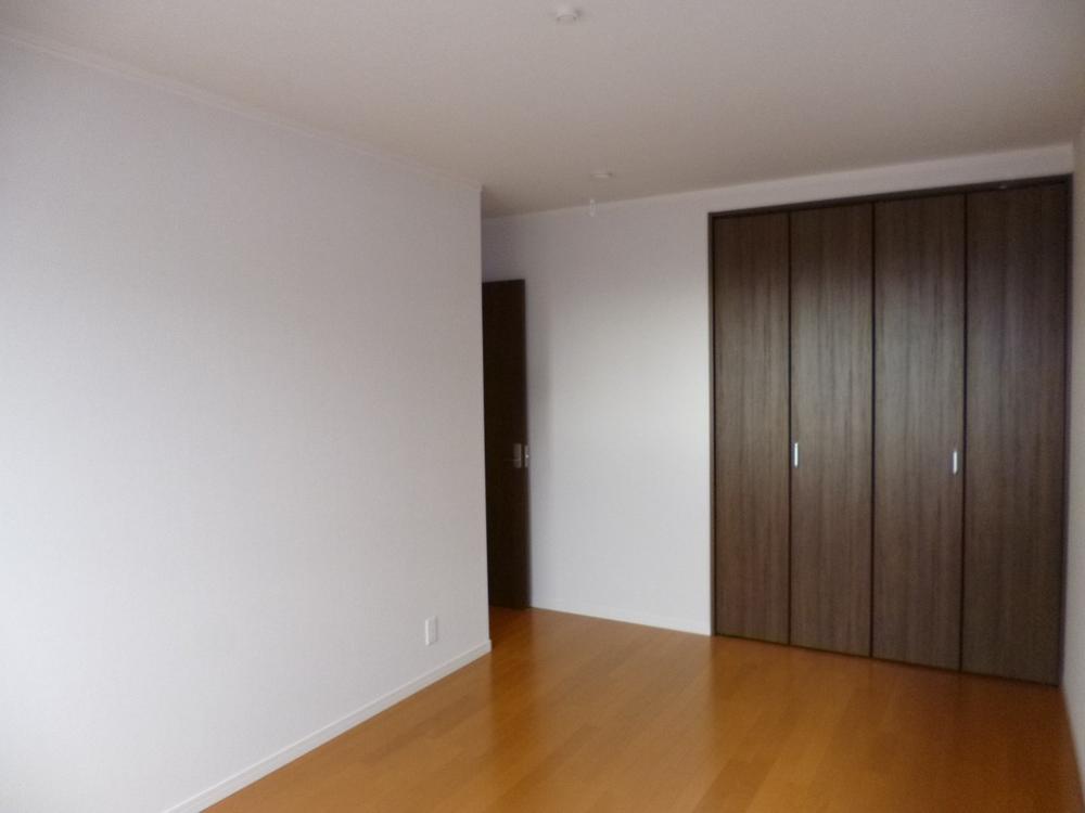 Non-living room. (November 2013) Shooting