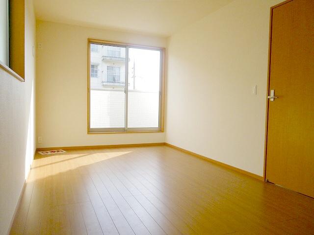 Non-living room. Indoor (11 May 2013) Shooting