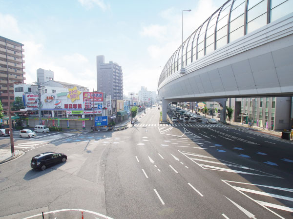 Surrounding environment. National Highway Route 2 (about 1 minute by car / About 200m) so quickly that southward from local, Also to Fukuyama district, You can access smoothly to Iwakuni direction.