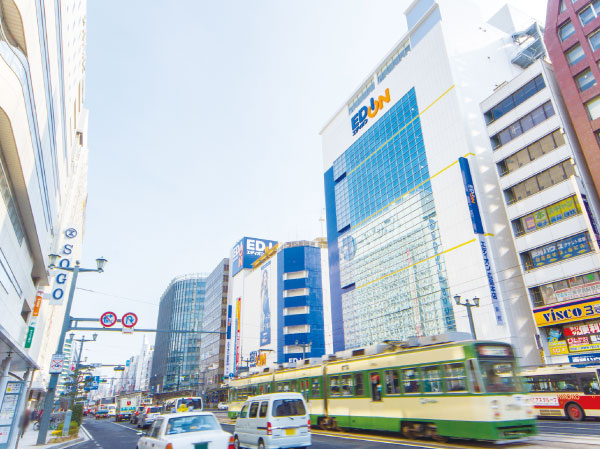 Surrounding environment. Kamiya-cho (about 4 minutes by car / About 2600m) closeness also the charm of this town to the center. You can comfortably access by bus or train.