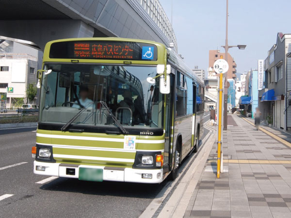 Surrounding environment. Hiroden bus "Kan'onhon-cho" bus stop (a 4-minute walk / About 290m)