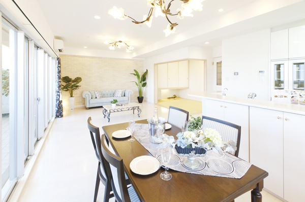 Realize 4LDK of all residence room. You are to have a children's room one by one person if families with children's're two people. Other, Hobby room or study, etc., Spread the dream of how to use! !  ※ 1