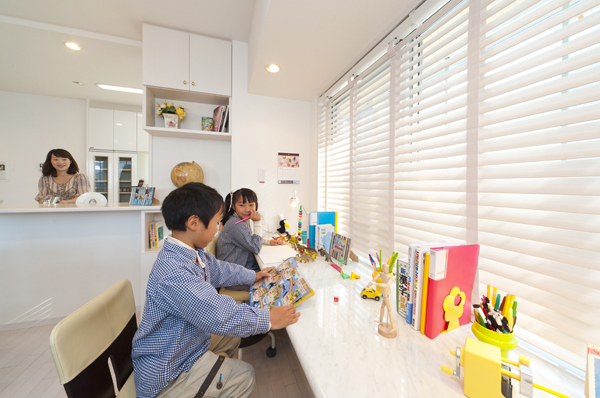 All mansion, Verdi own the "family counter" was set in the standard specification. While the household chores in the kitchen, Seen the figure to study of children, Parent and child both is safe! !  ※ 1