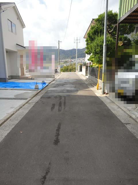 Local photos, including front road. Front road