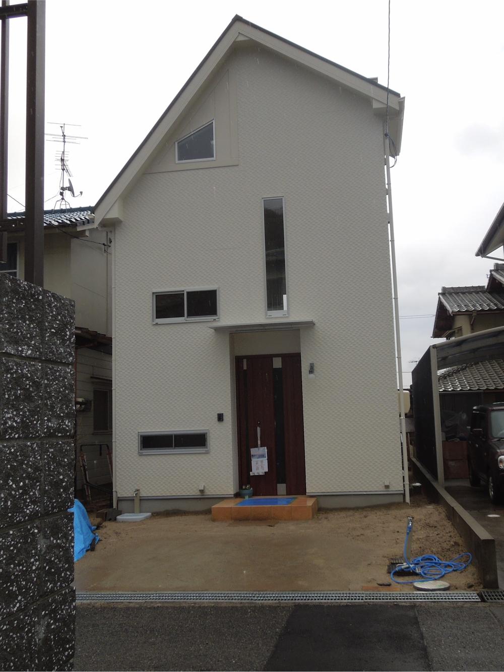 Local appearance photo. Local (12 May 2013) Shooting