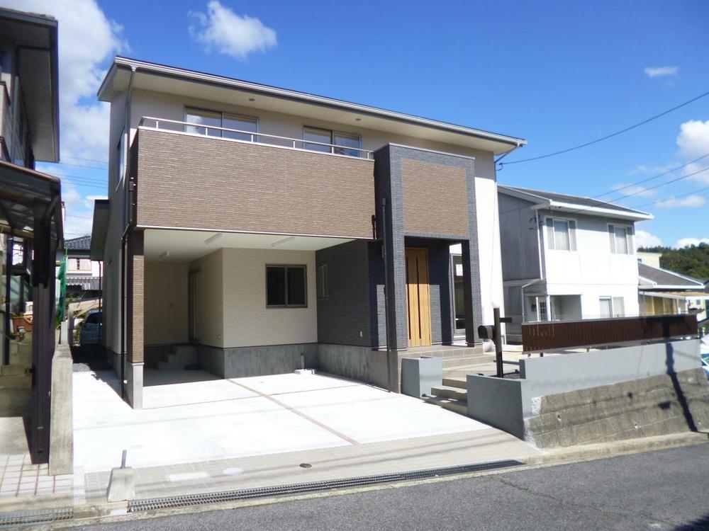 Local appearance photo. Local (10 May 2013) Shooting