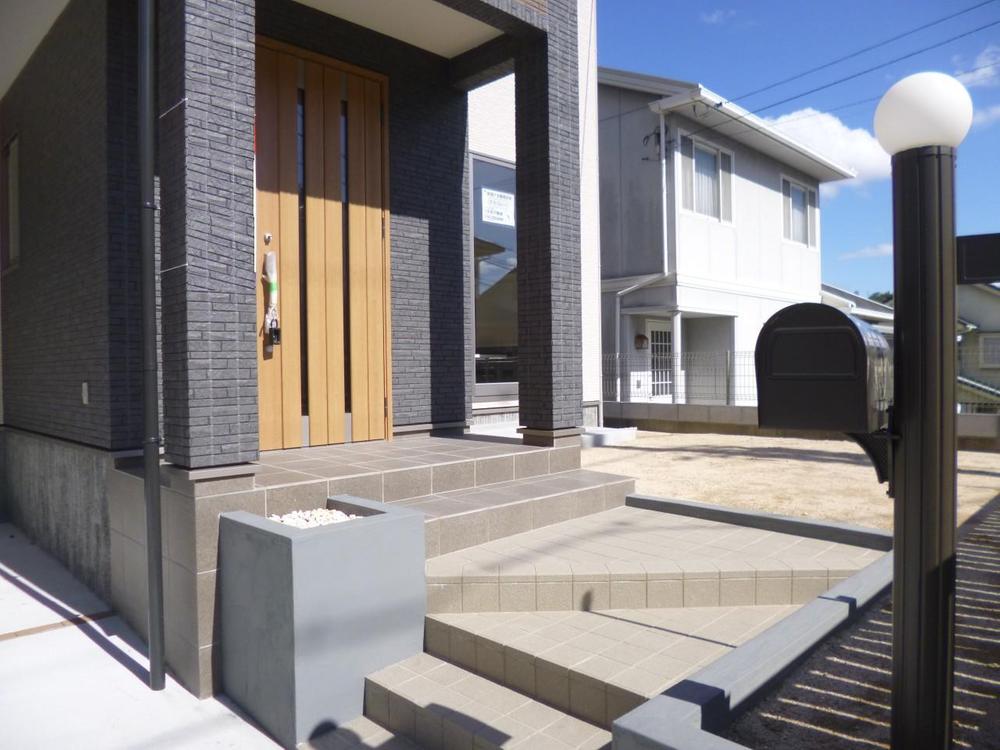 Entrance. Local (10 May 2013) Shooting