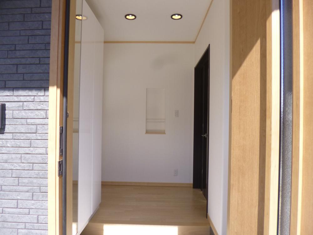 Entrance. (October 2013) Shooting