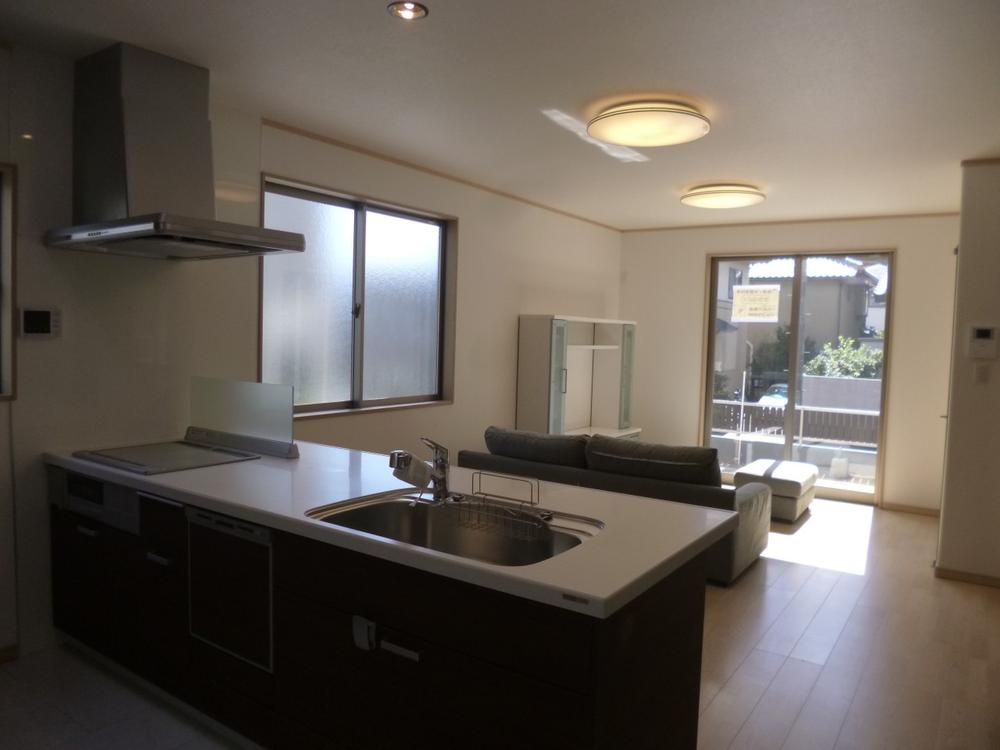 Living. (October 2013) Shooting