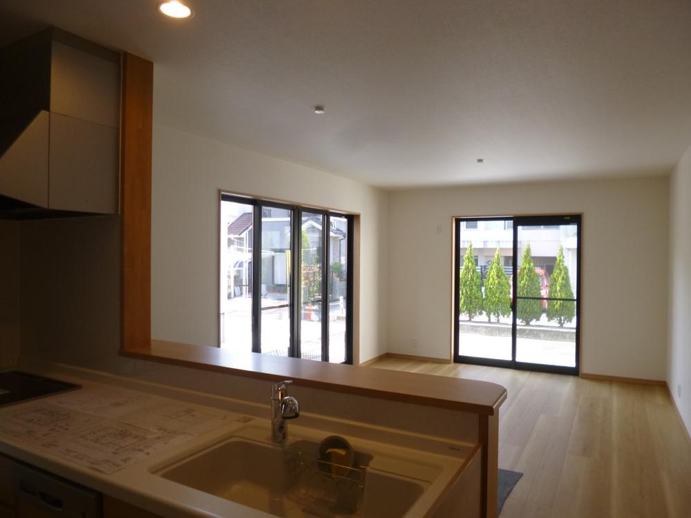 Living. (October 2013) Shooting