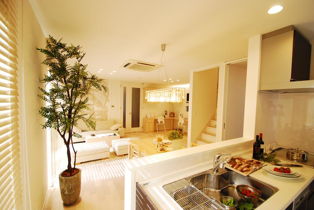 Model house photo. Model house of the Hiroshima branch is "a house with a roof garden."