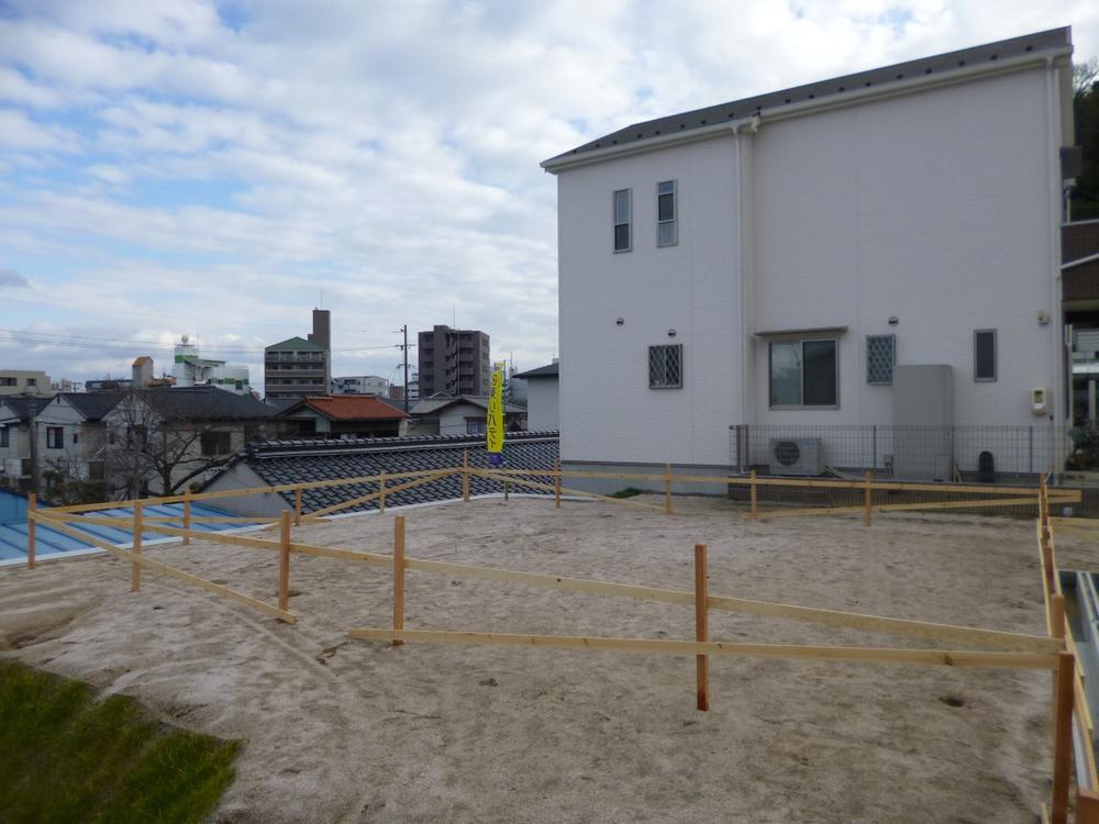 Local appearance photo. Local (12 May 2013) Shooting