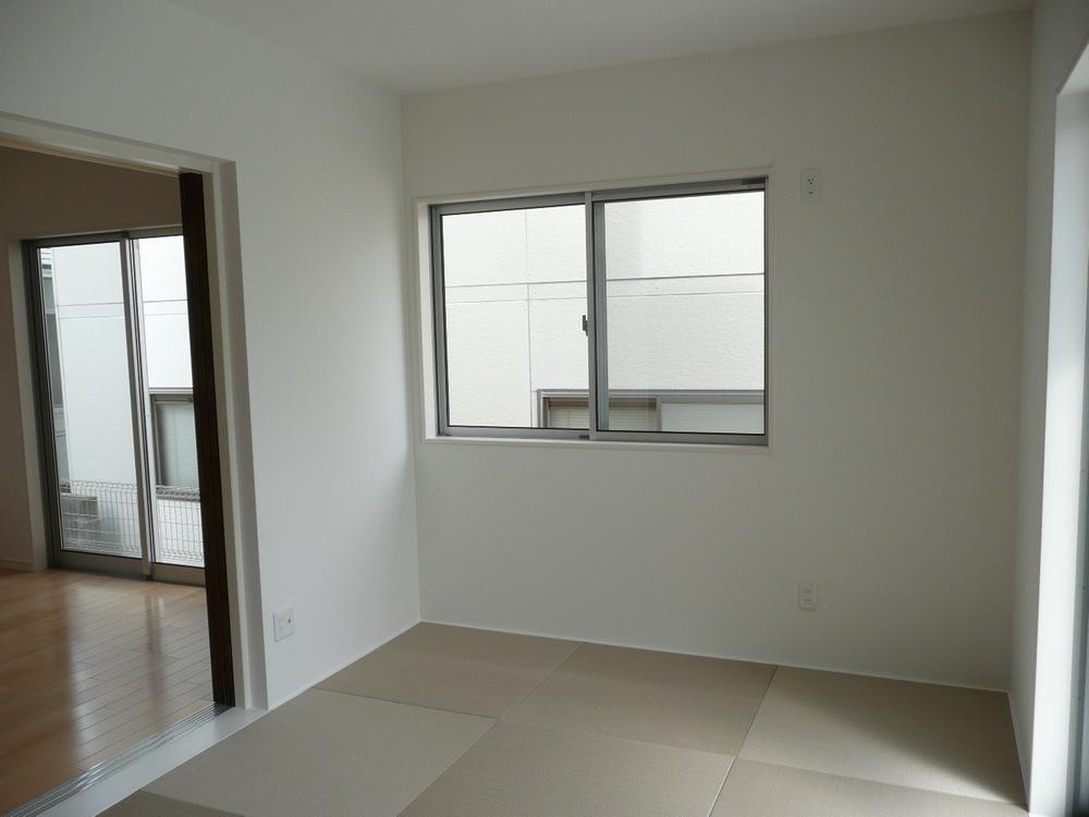 Non-living room. (June 2012) shooting