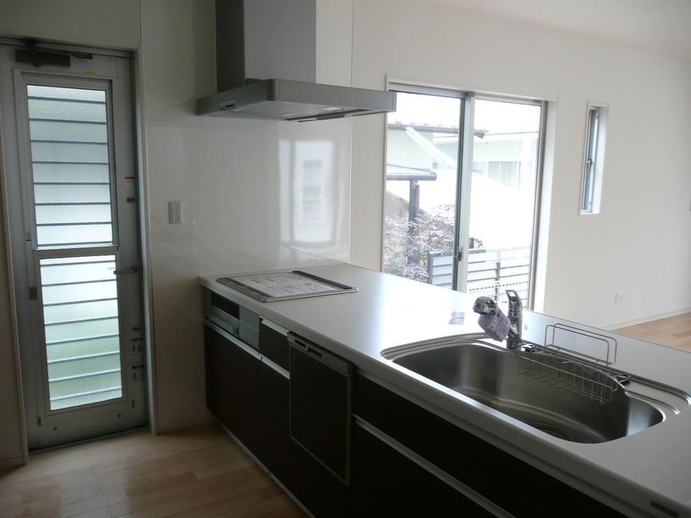 Kitchen. (June 2012) shooting