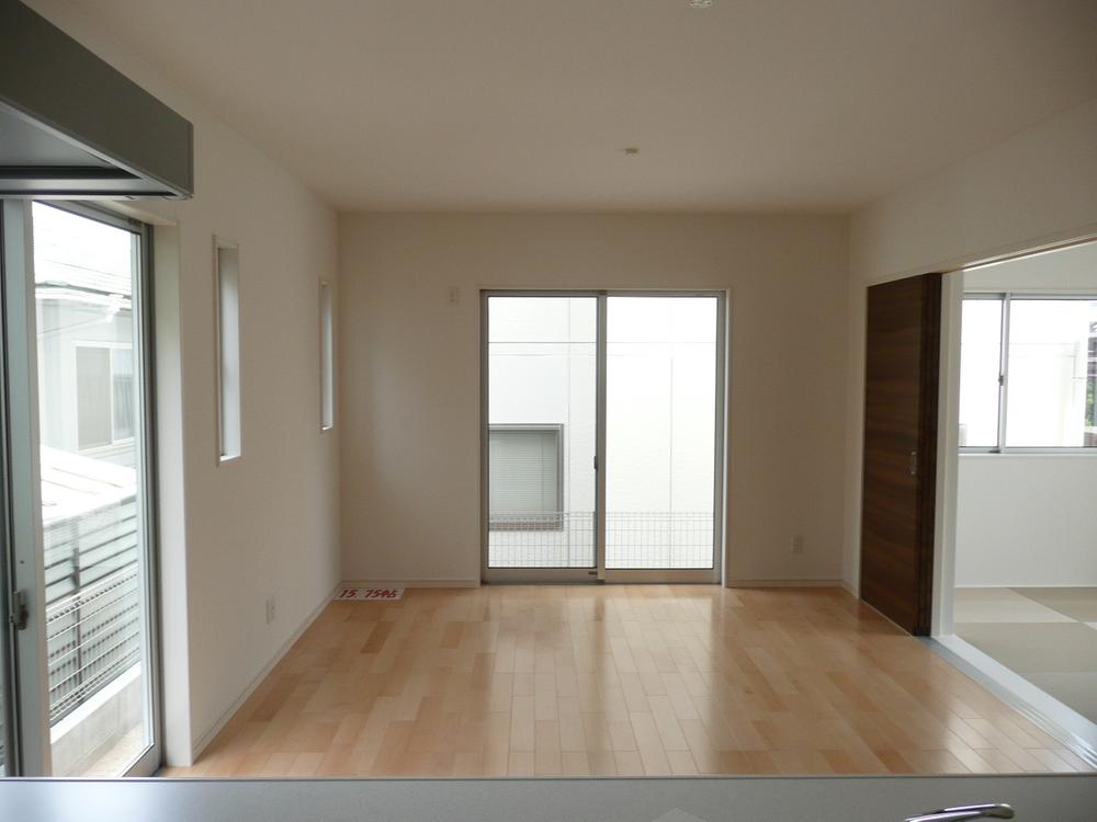 Living. (June 2012) shooting