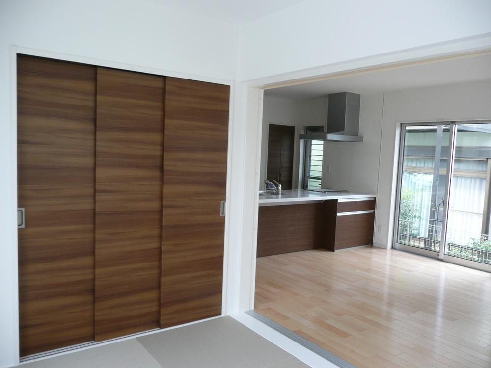 Living. (June 2012) shooting