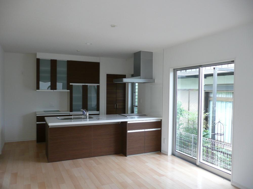 Living. (June 2012) shooting