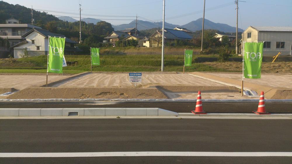 Local photos, including front road. Local (10 May 2013) Shooting