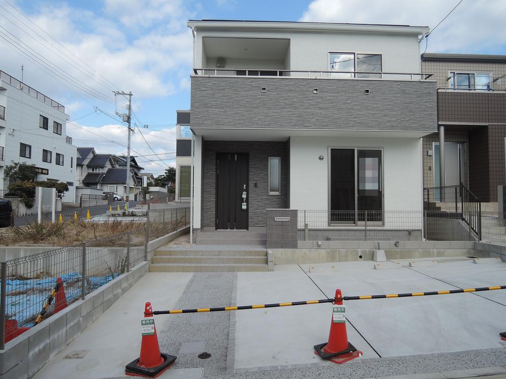 Local appearance photo. Local (11 May 2013) Shooting