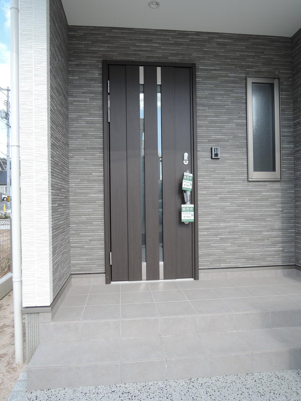 Entrance. Local (11 May 2013) Shooting