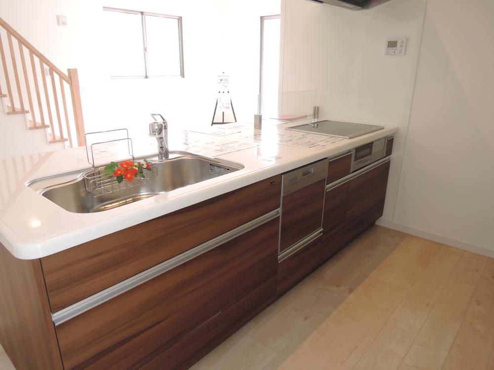 Kitchen. Indoor (11 May 2013) Shooting