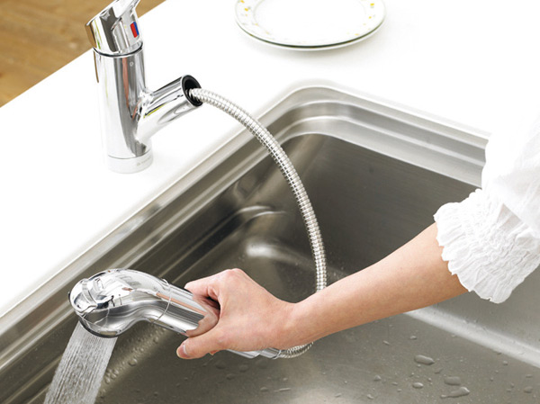 Kitchen.  [Water purifier function with hand shower faucet] Can hot water set with one hand, Easy switching of the rectification and shower. Since the pull out the shower head in front, You can clean up every nook and corner of the sink.  ※ If you want to use for drinking through the hot water in the water purifier, Please use the once boiled.