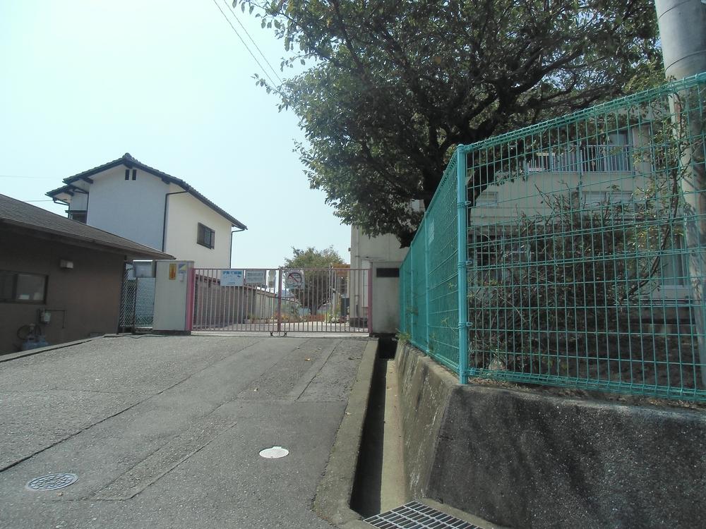 kindergarten ・ Nursery. 219m to Kawachi nursery