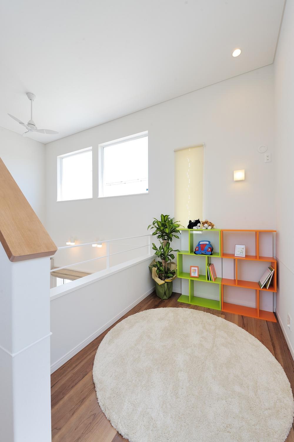 Non-living room. Hobby room facing the Fukinuki. You can enjoy a family hobby with everyone. 