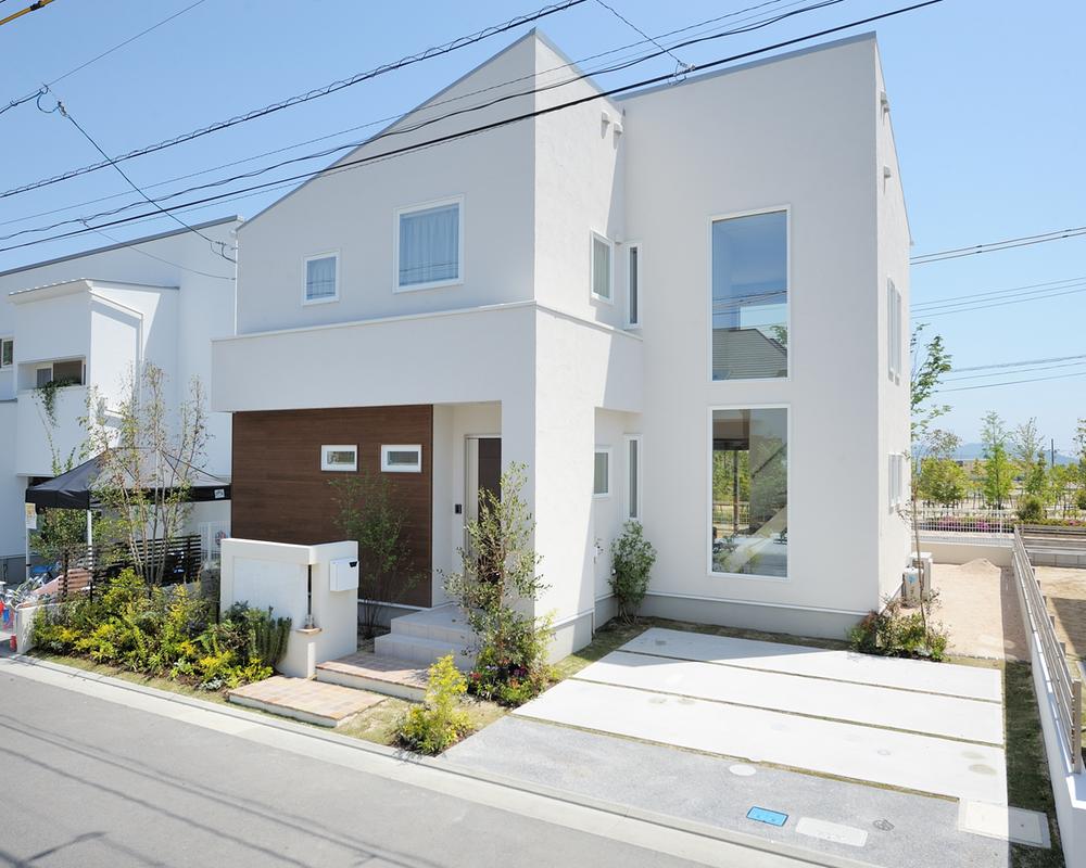 Local appearance photo. Popular minimal ・ design. Stylish appearance will pull the eye in a simple. 