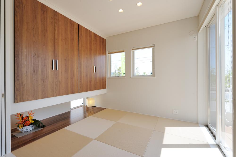 Non-living room. Japanese-style room that is from the kitchen to place the reach of eye. Your hospitality Ya, Ideal for Asobaseru the small children. 