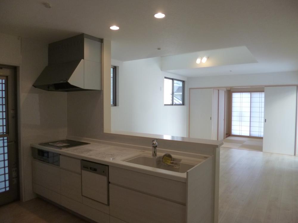 Kitchen. (October 2013) Shooting