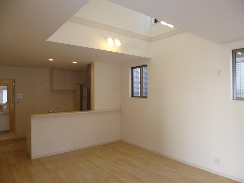 Living. (October 2013) Shooting