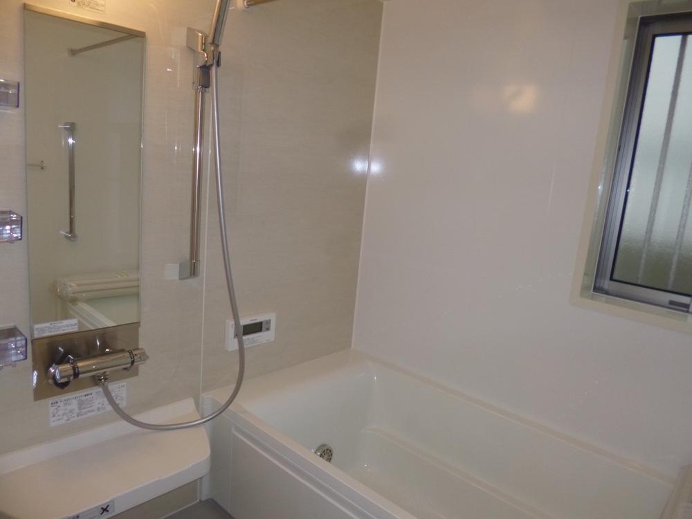 Bathroom. (October 2013) Shooting