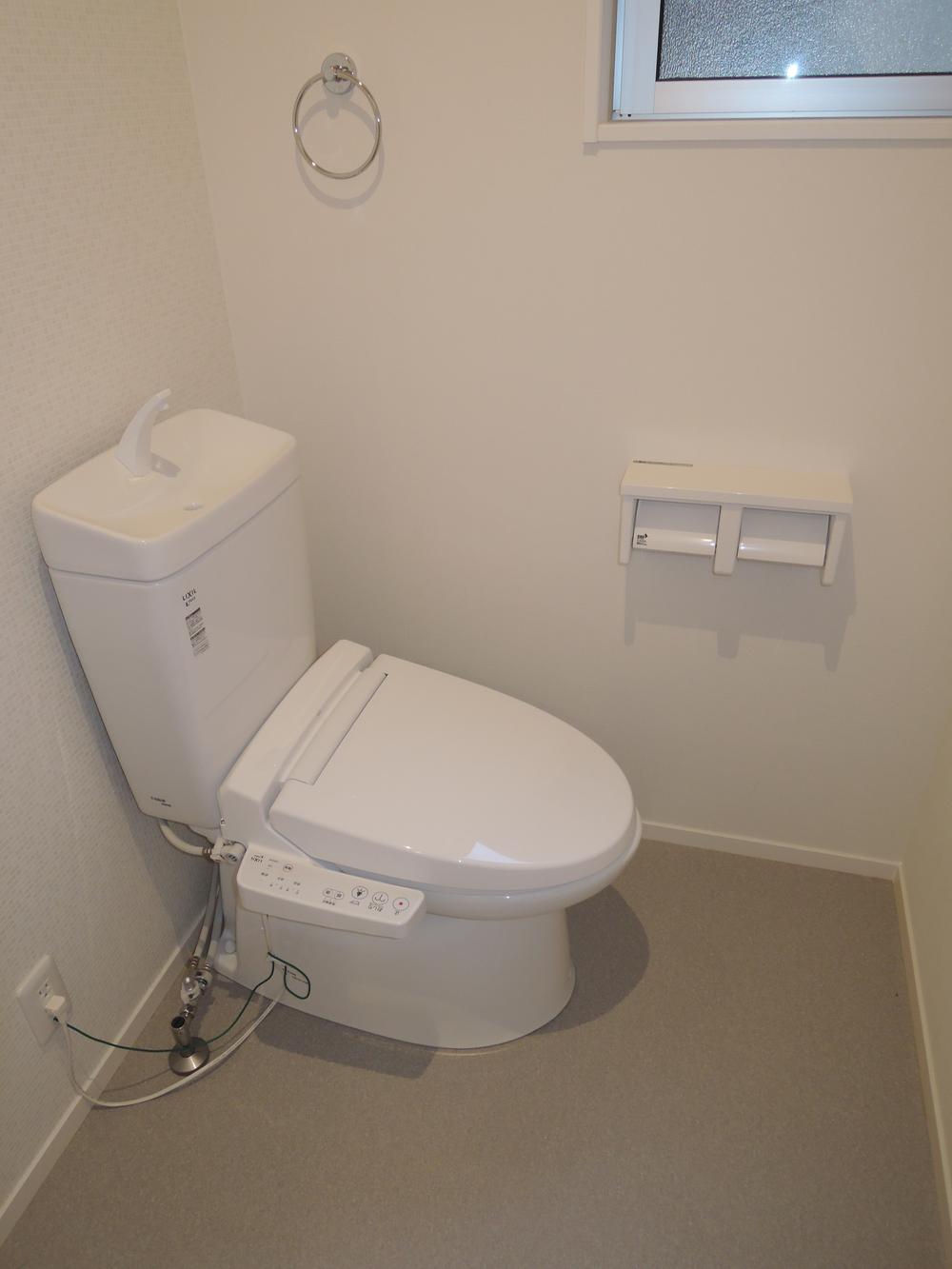 Toilet. Indoor (11 May 2013) Shooting