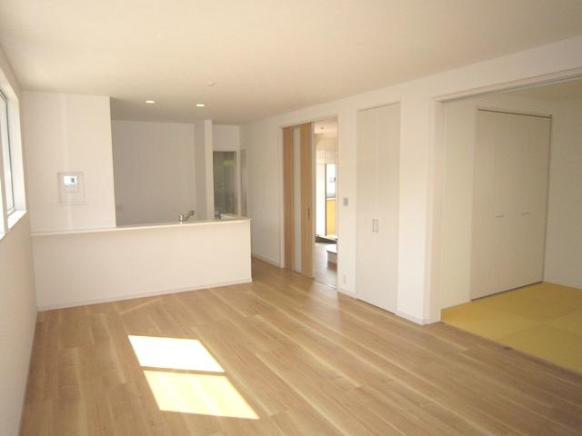 Living. Same specifications