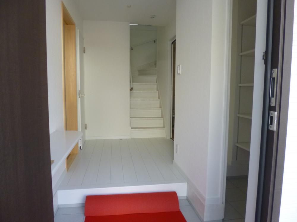 Entrance. (October 2013) Shooting