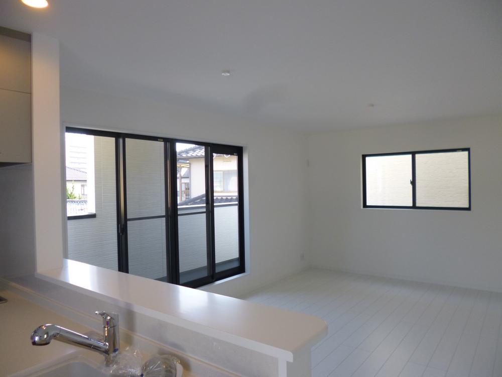 Living. (October 2013) Shooting