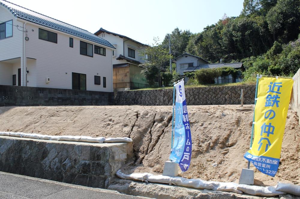 Local photos, including front road. Local (10 May 2013) Shooting