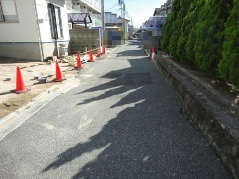 Local photos, including front road. September 5 shooting