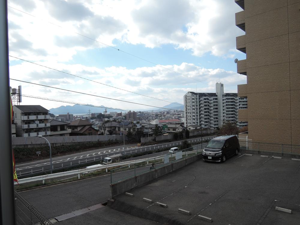 View photos from the dwelling unit. View from the site (November 2013) Shooting