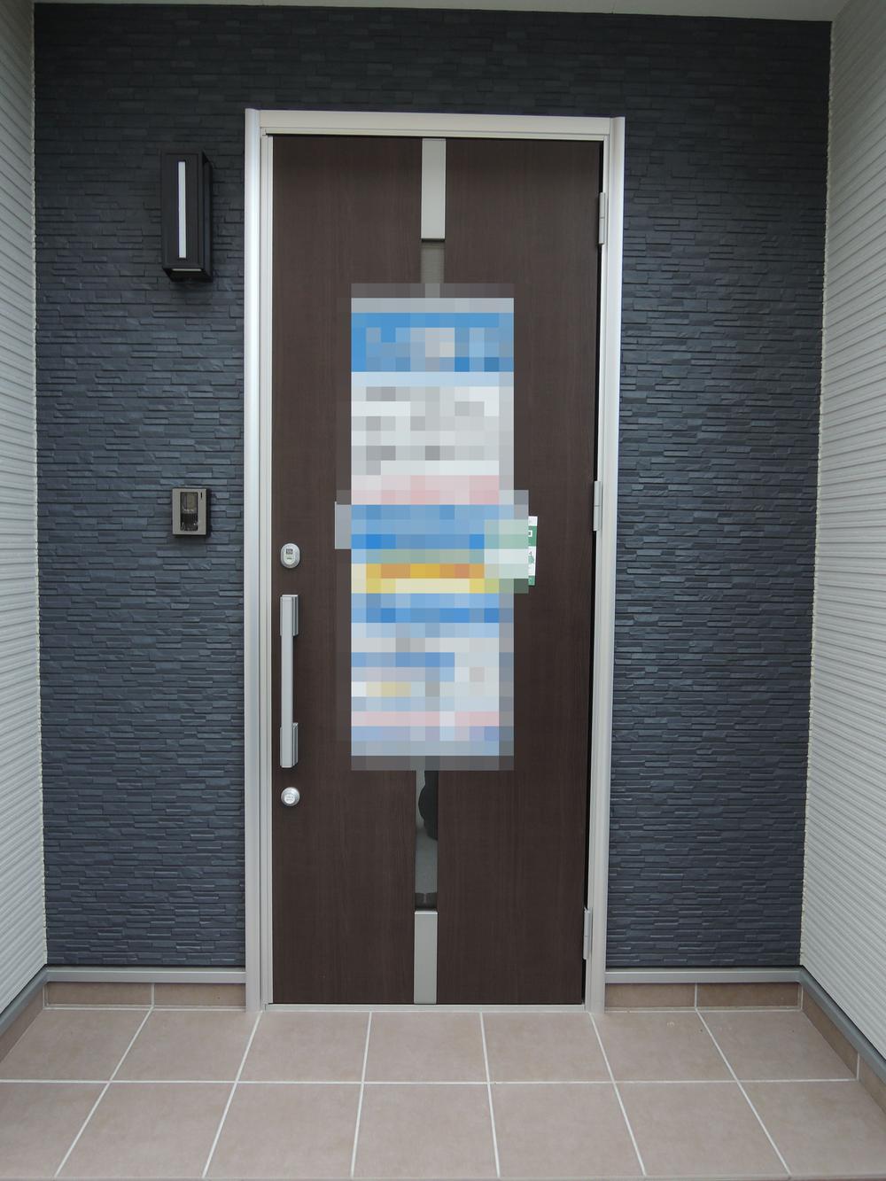 Entrance. Local (11 May 2013) Shooting