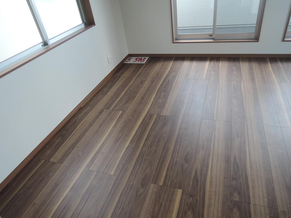 Non-living room. Indoor (11 May 2013) Shooting