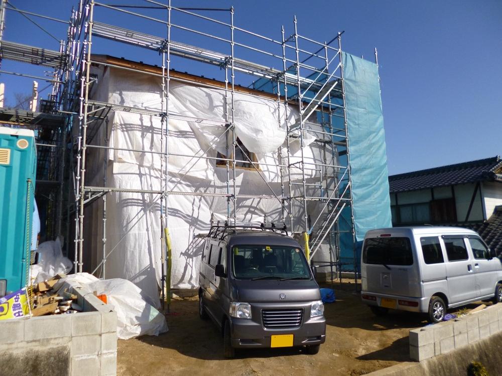 Local appearance photo. Local (12 May 2013) Shooting