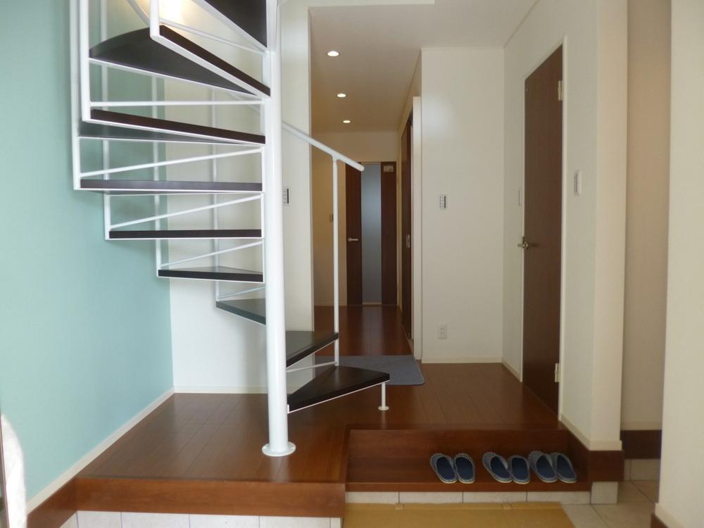 Entrance. (September 2013) Shooting