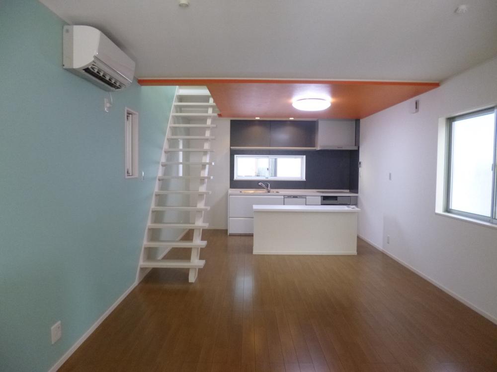 Living. (September 2013) Shooting