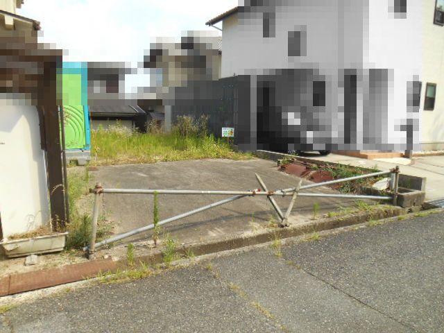 Local photos, including front road. Local (July 2013) Shooting Construction planned site